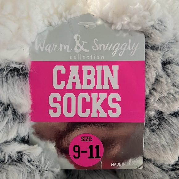 NWT Warm And Snuggly Cabin Socks - Picture 2 of 5